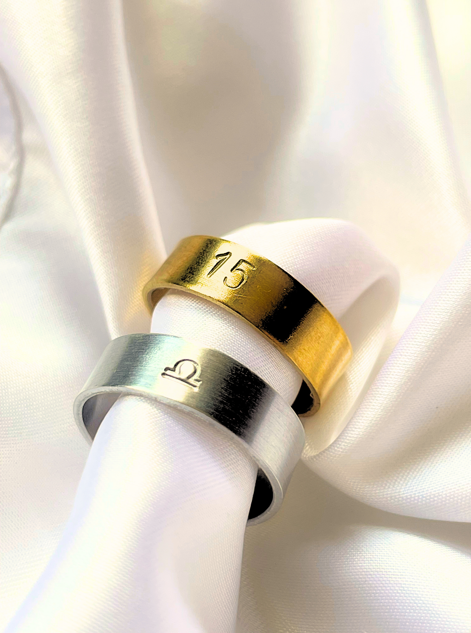 ARLÉS | Anillo Grabado a Mano Fecha/Año