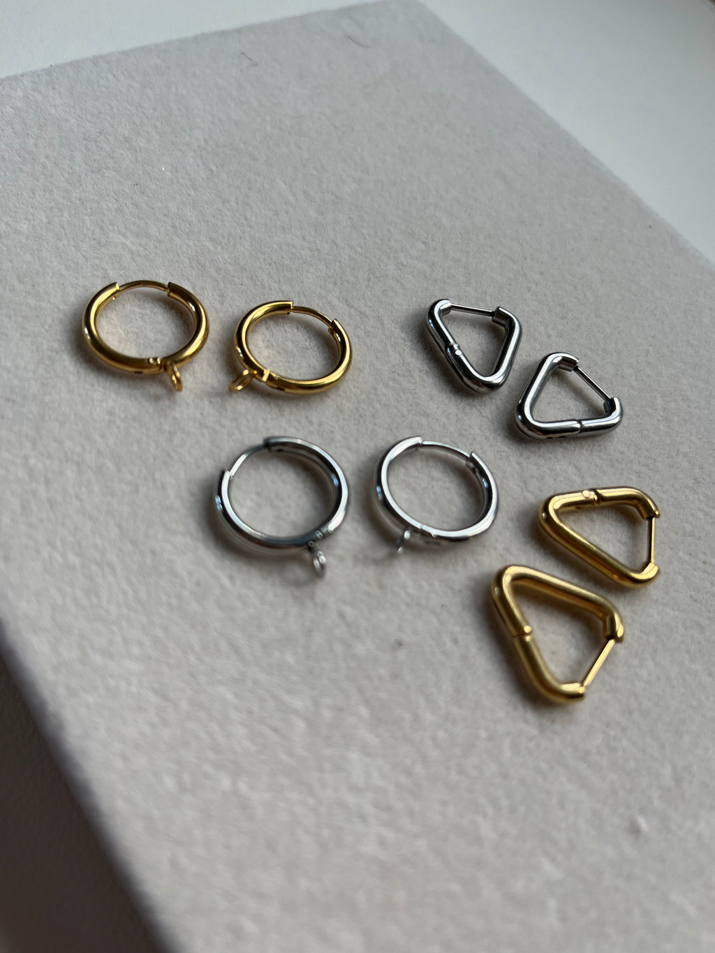 RAMÉ | Pendientes de Charms Personalizables