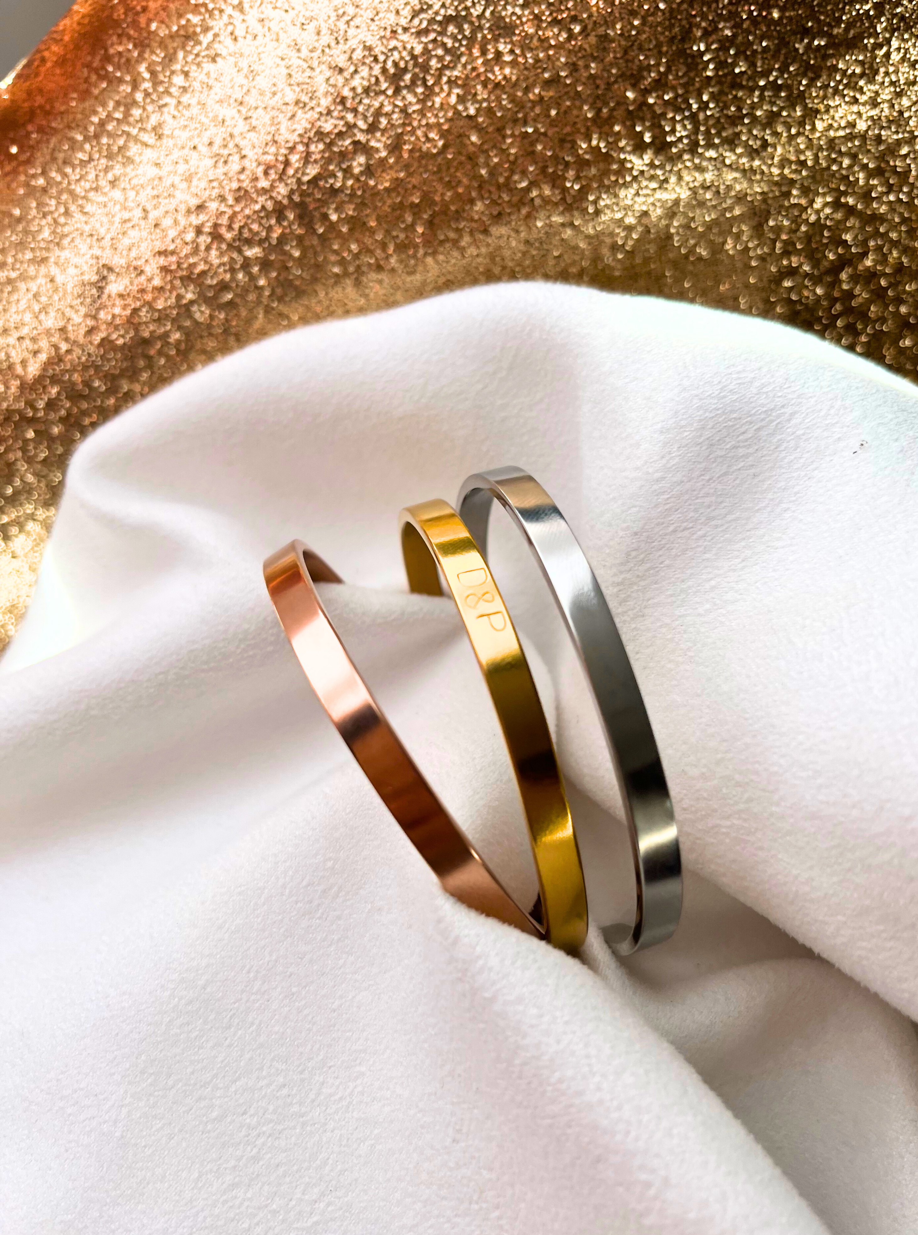 VARO | Brazalete Grabado a Mano