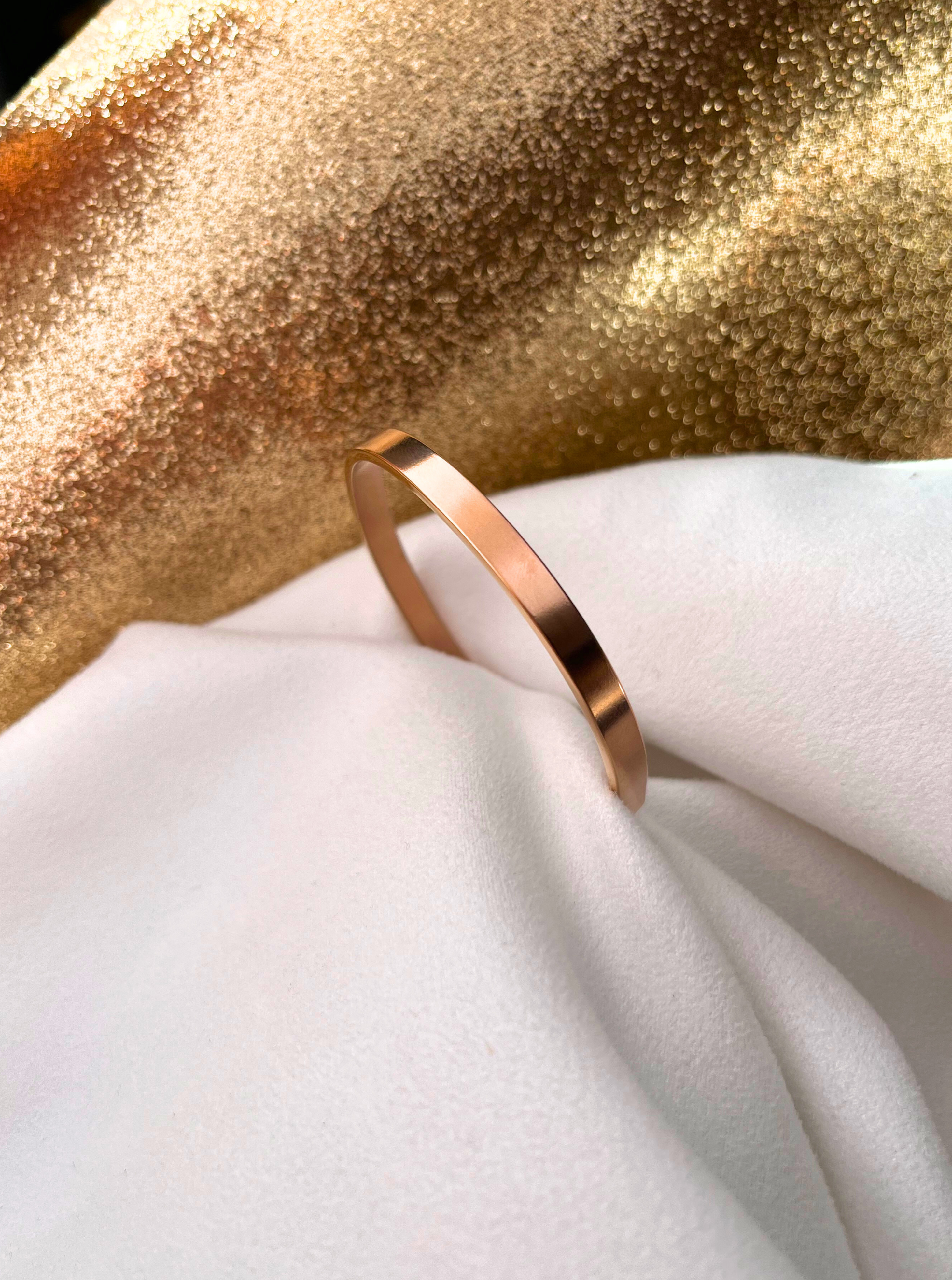 VARO | Brazalete Grabado a Mano