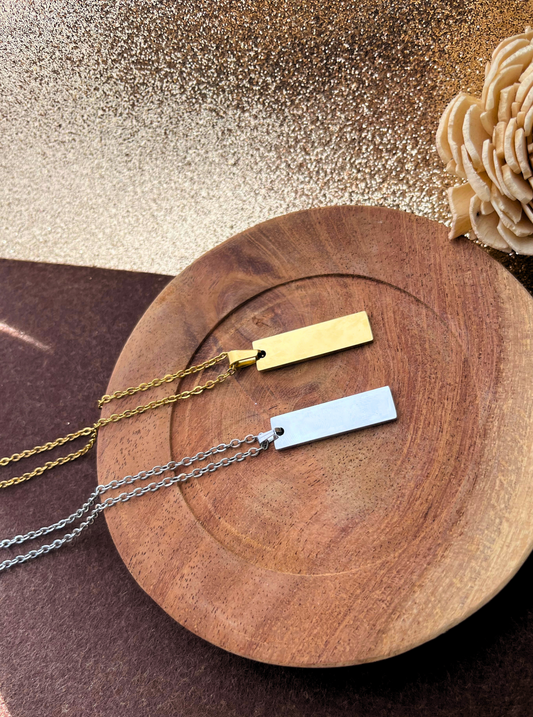 PLATH | Collar Rectangular Grabado a mano