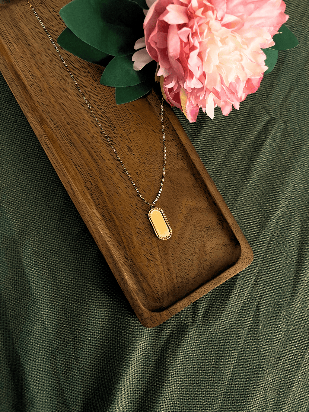 EMILY ❀ | Collar Ovalado