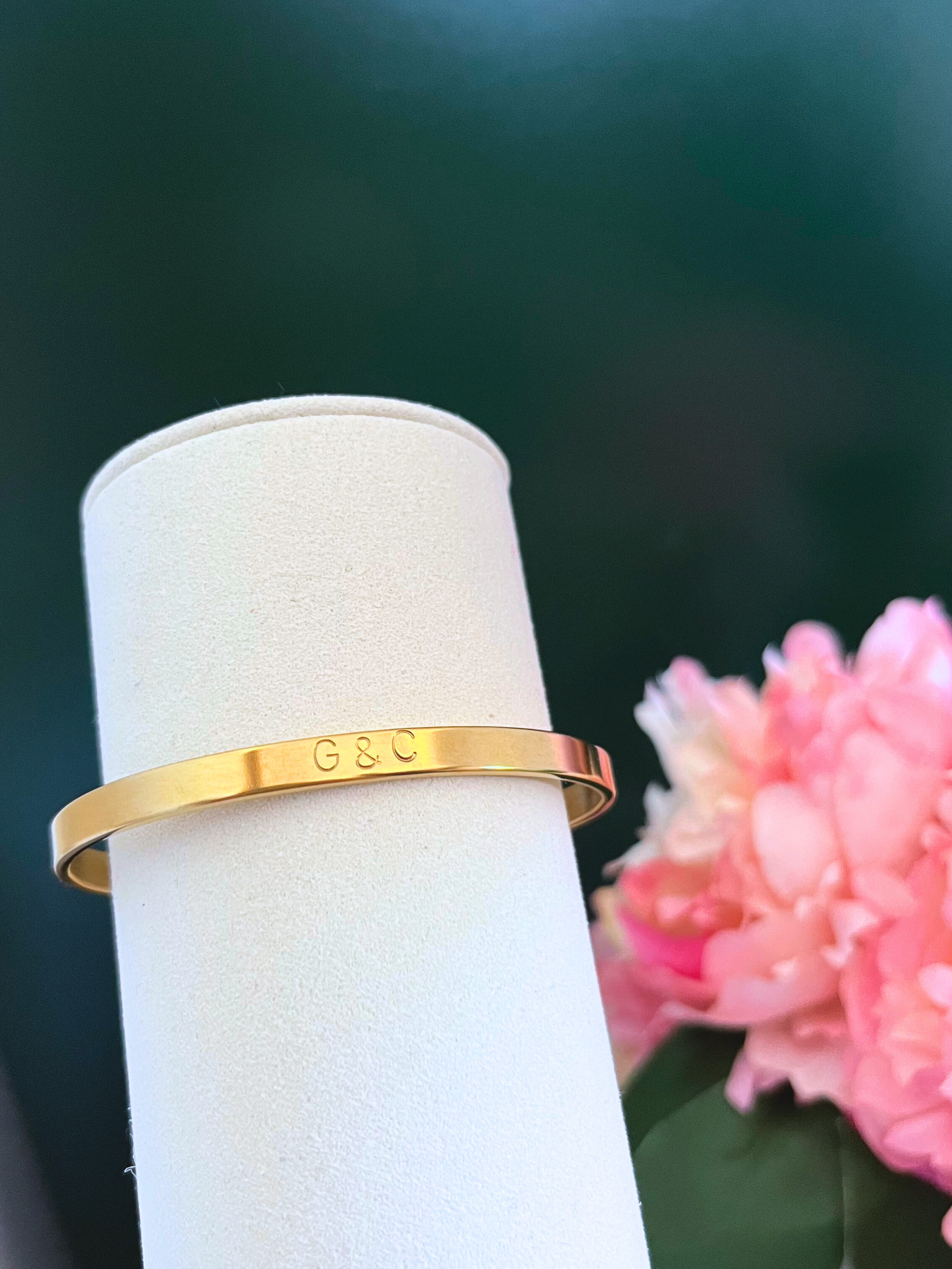 VARO | Brazalete Grabado a Mano